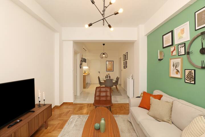 Golden Acropolis 3BD apartment gallery image 2