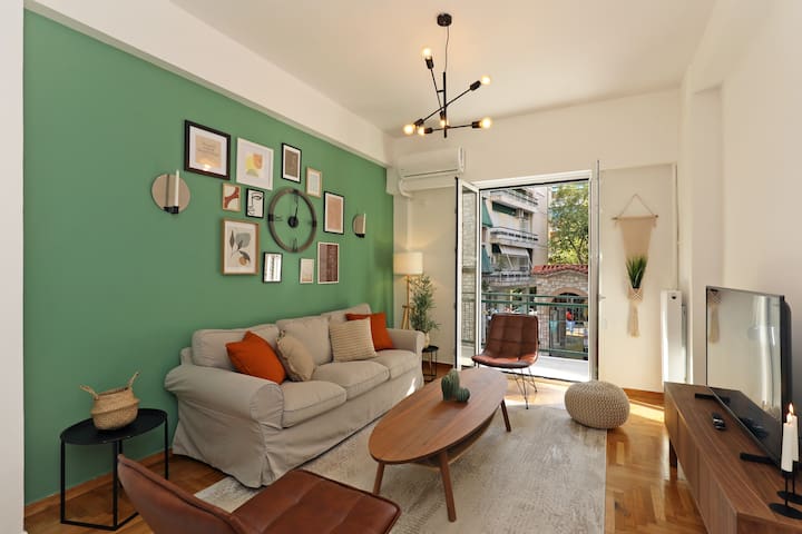 Golden Acropolis 3BD apartment