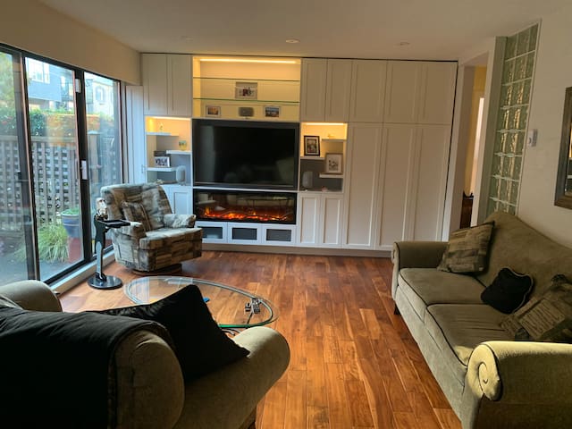 Welcome to my home! Enjoy Kitsilano & Vancouver