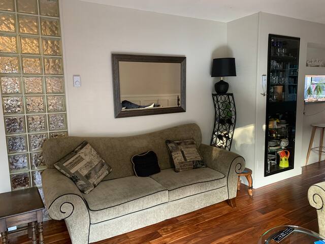 Welcome to my home! Enjoy Kitsilano & Vancouver gallery image 2