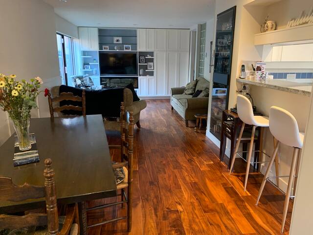 Welcome to my home! Enjoy Kitsilano & Vancouver gallery image 5