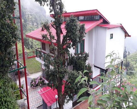 Veenu's Cottage (Mussoorie) Four Bed Room Cottage