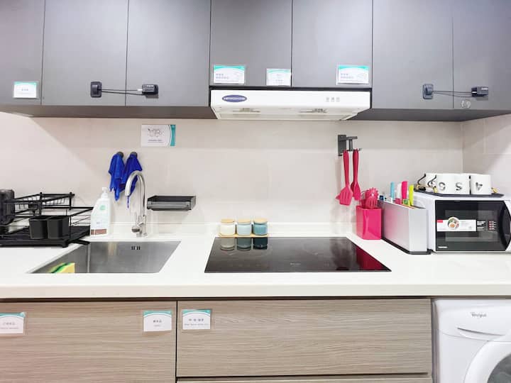 Co-living Window Single Room @ Hillwood Road Tst - Hong Kong