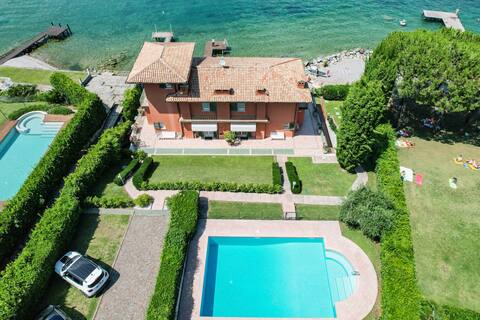 Villa Giovanna with swimming pool & private jetty