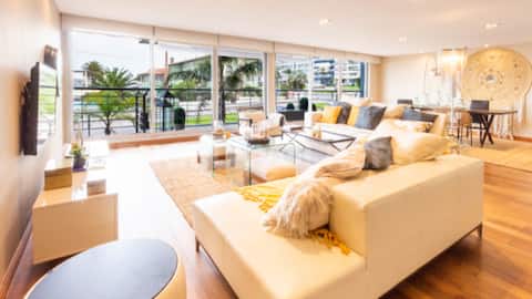 Exclusive Apartment with Sea View, Puerto del Buceo