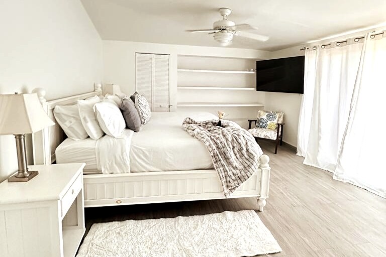 Ძირითადი საძინებელი (King)
