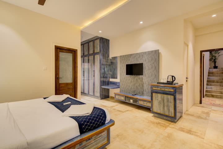Bedroom for Oldies at ground floor