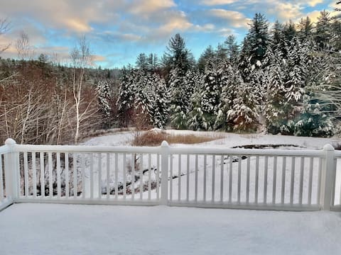 Family Ski Chalet! 18 Acres, Hot Tub, Fire Pit