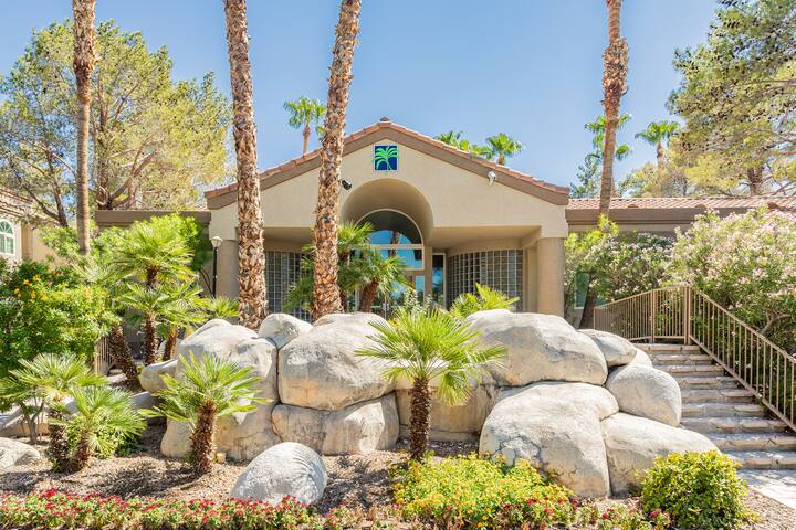 Elegant 2BR Condo – 2nd Floor | No Extra Fees gallery image 4