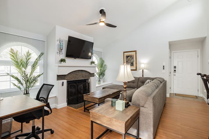 Elegant 2BR Condo – 2nd Floor | No Extra Fees