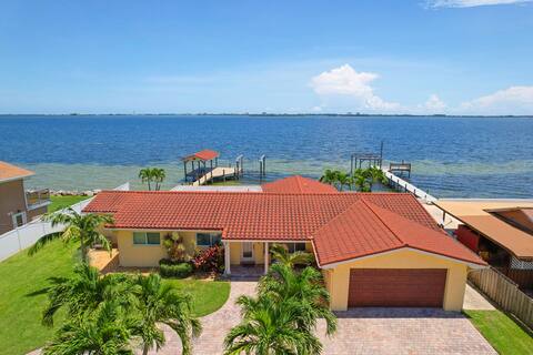 Private Boat Dock & Waterfront Views-mins to beach