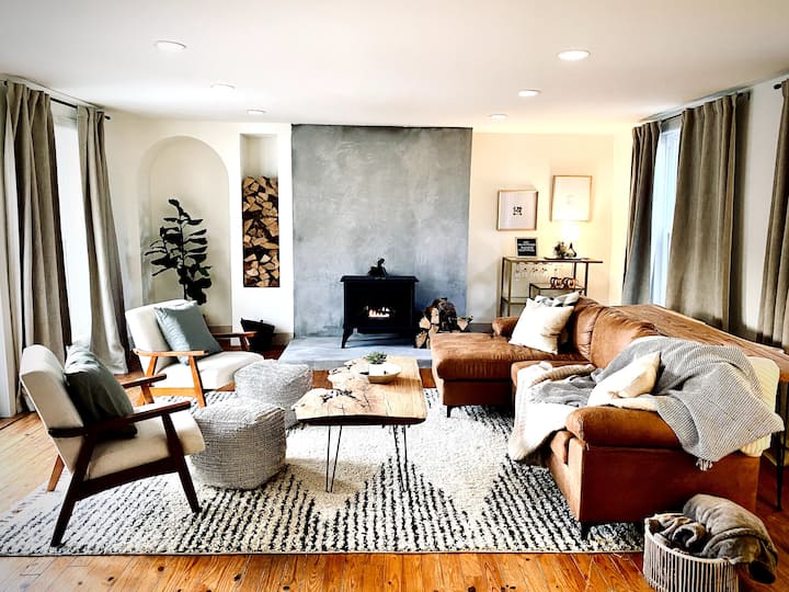 Walnut Creek Retreat - King Suit - Waterfall