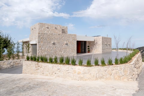 Villa Leo, Annaya 6 room Villa