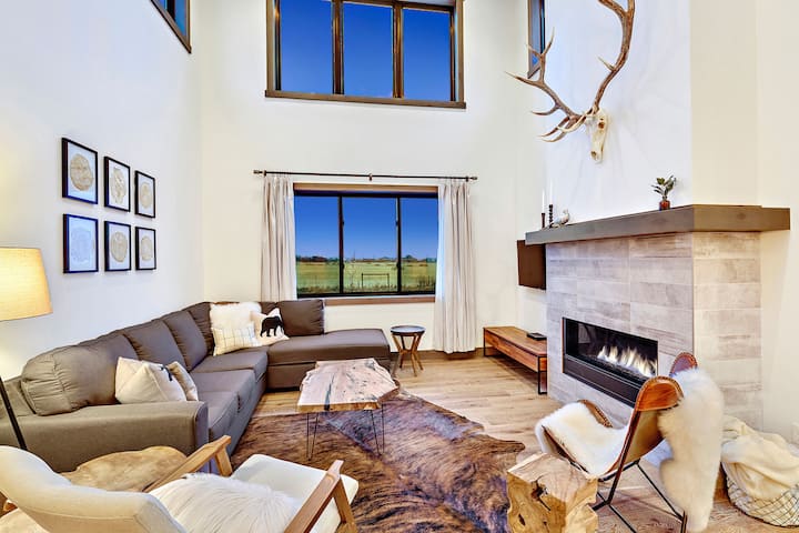 Modern Townhouse - Views, Near Msu & Downtown! - Bozeman