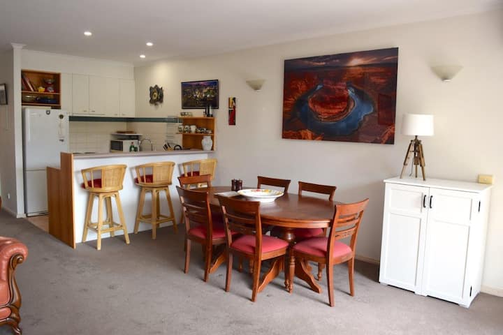 Spacious First Floor Apartment - Saint Kilda