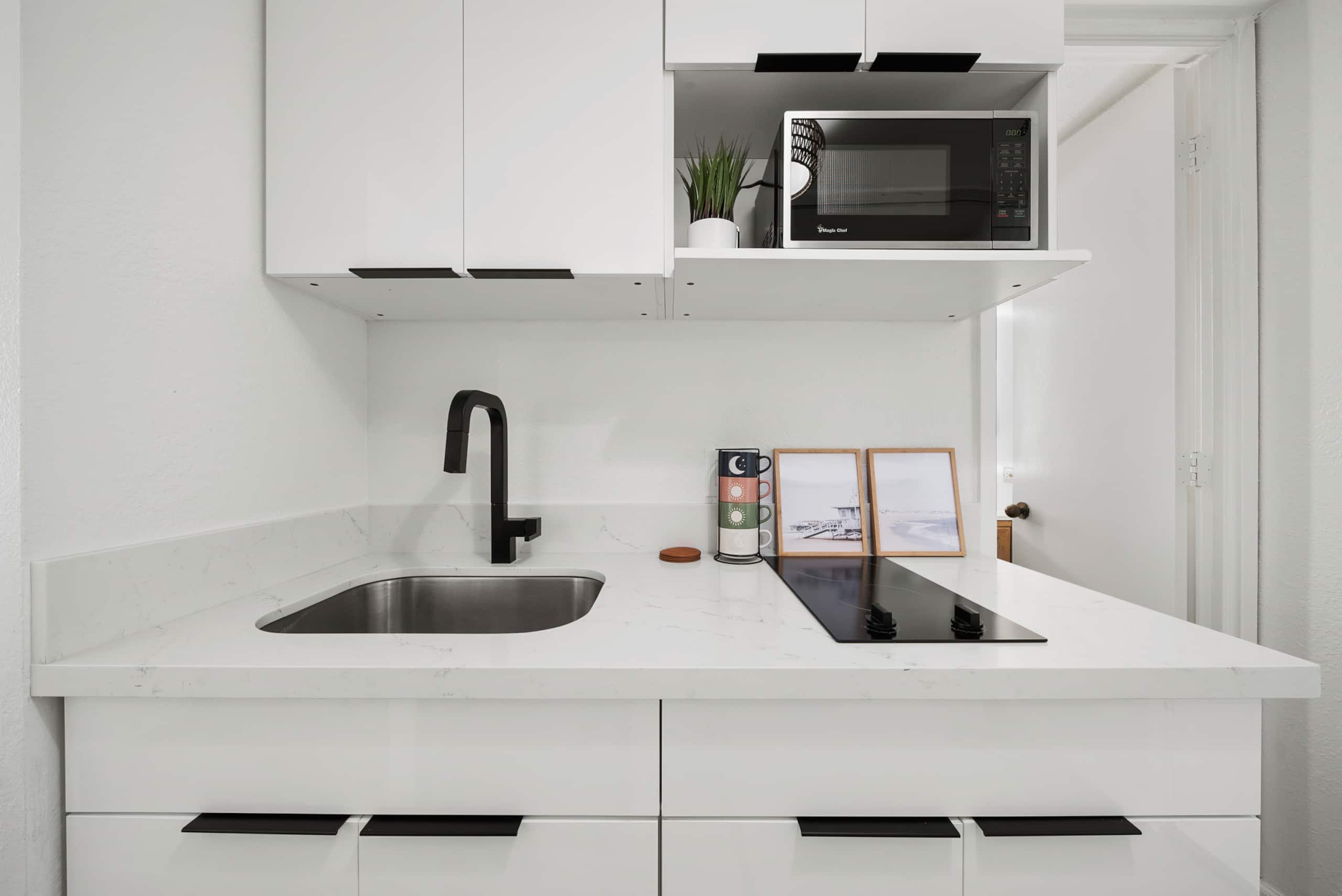 Nice Modern Studio w/nice view in Waikiki! - Image 6