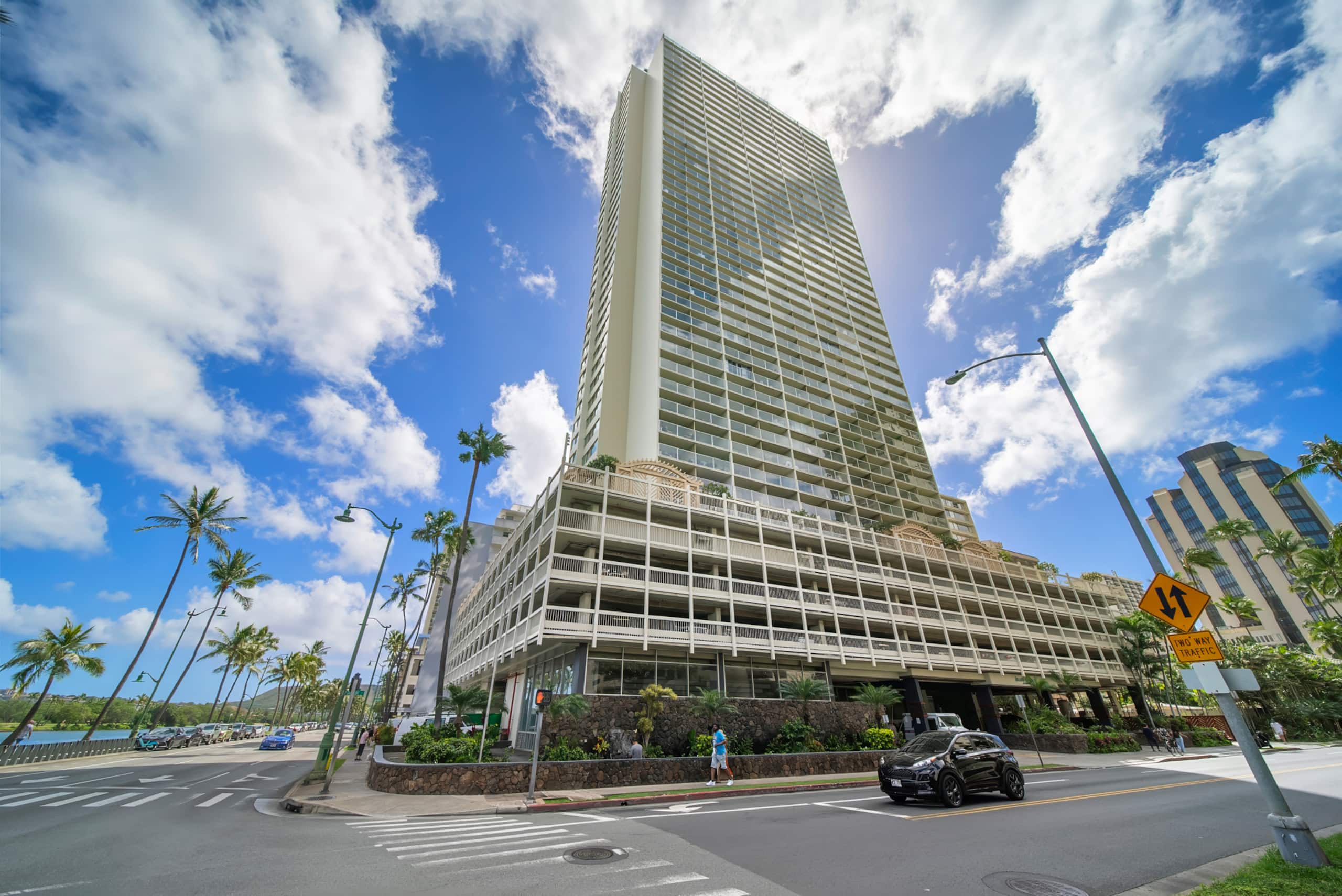 Nice Modern Studio w/nice view in Waikiki! - Image 19