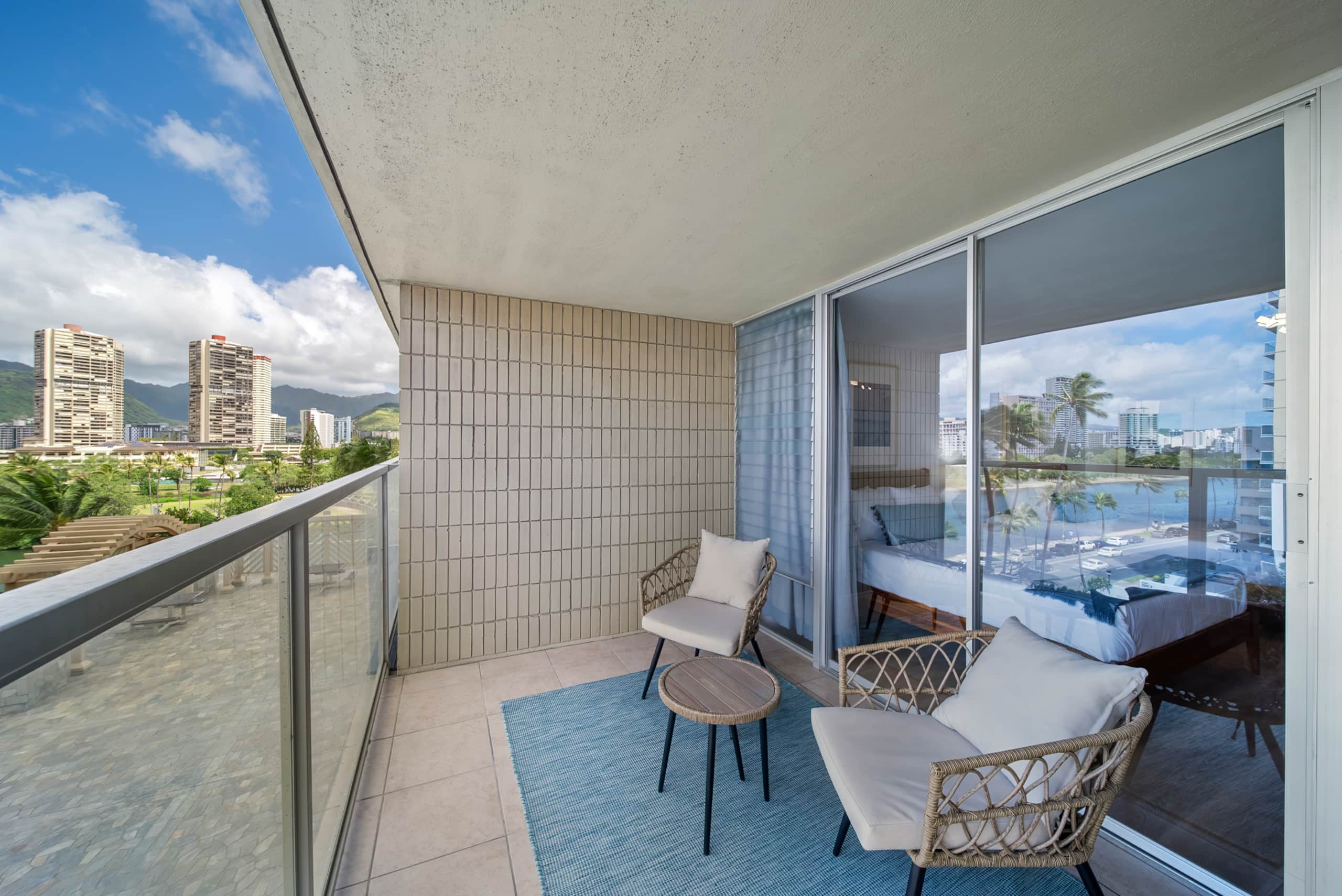 Nice Modern Studio w/nice view in Waikiki! - Image 17