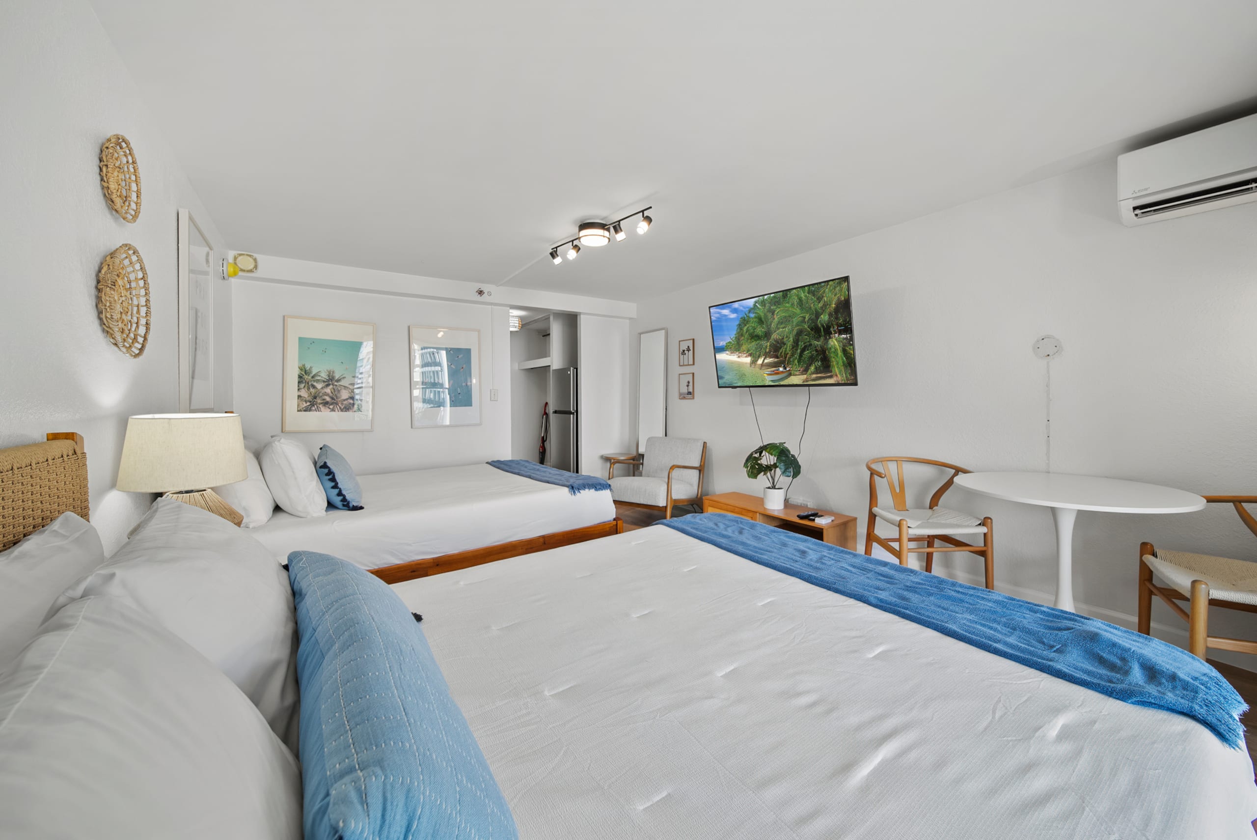 Nice Modern Studio w/nice view in Waikiki! - Image 11
