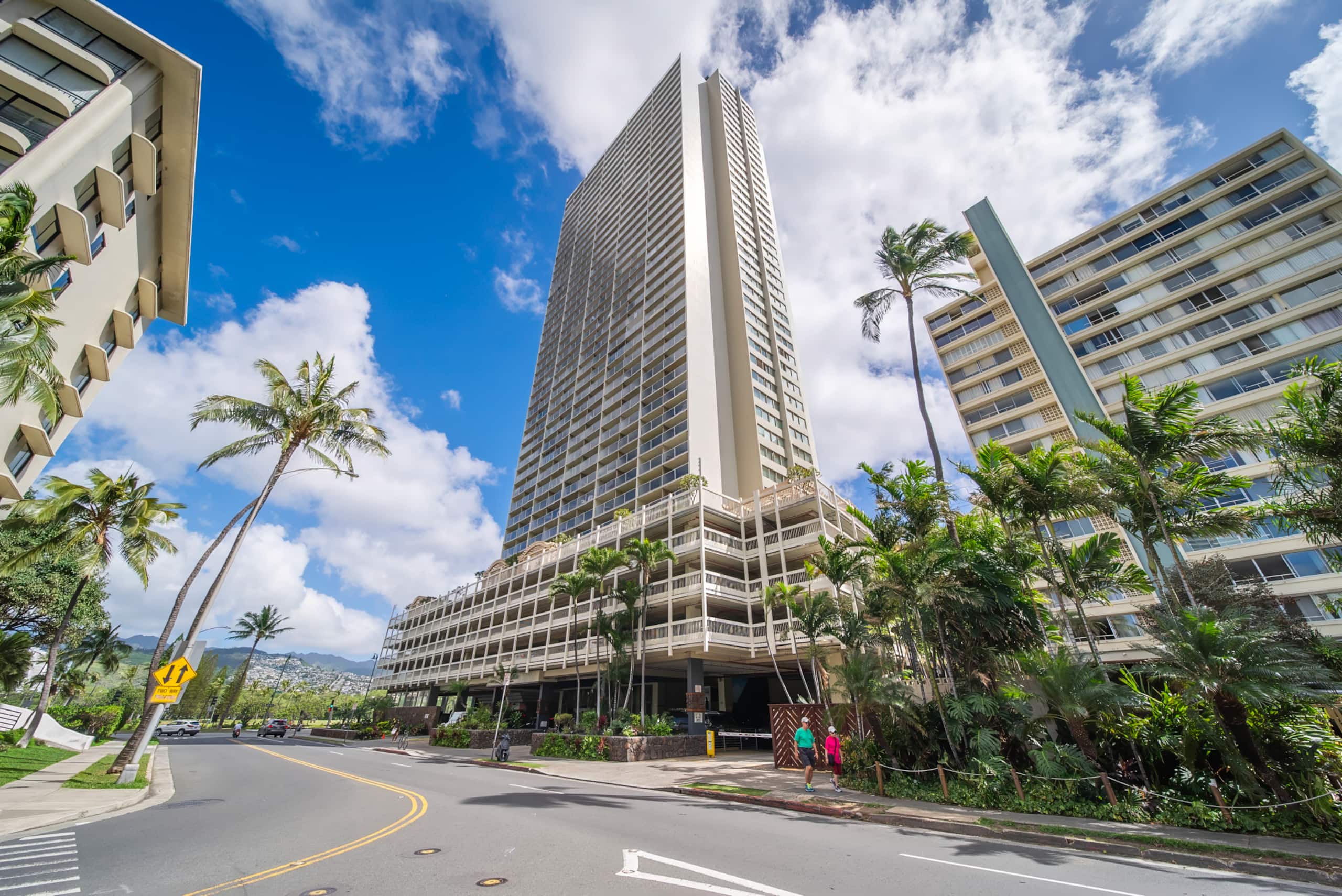Nice Modern Studio w/nice view in Waikiki! - Image 20