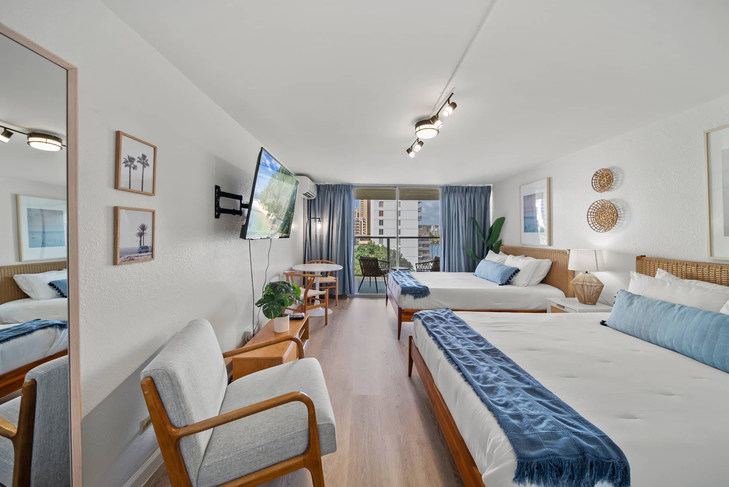 Nice Modern Studio w/nice view in Waikiki! - Image 9