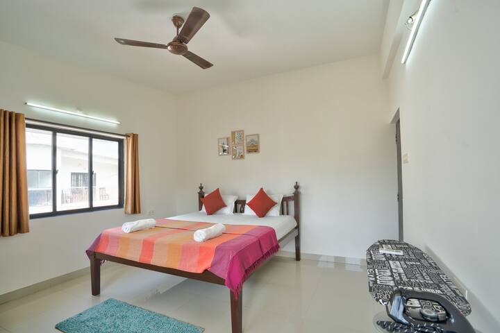 Pool View 1BHK Candolim Goa Apt