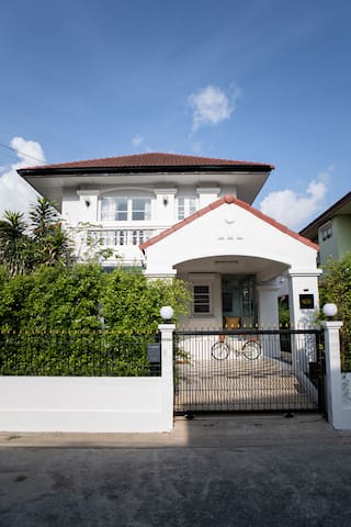 Listing in Bangkok