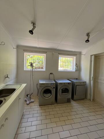 Ocean & Mountain Delight gallery image 5