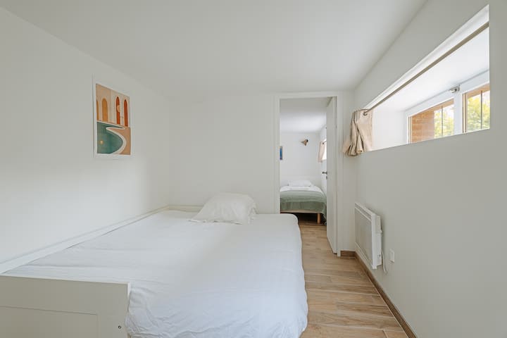 เตียงเลื่อนที่สามารถแปลงเป็นเตียงคู่ได้