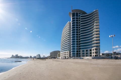 Stunning 3-Bed on the Strand Beachfront