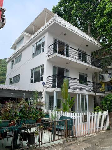 Charming Villa w/ Pool & Rooftop gallery image 4