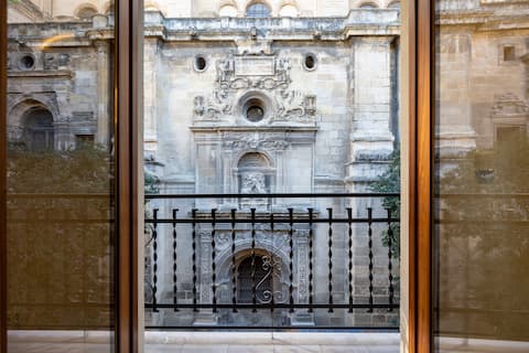 Successful Airbnb property: San Jerónimo Cathedral, 2-bedroom apartment. in Granada