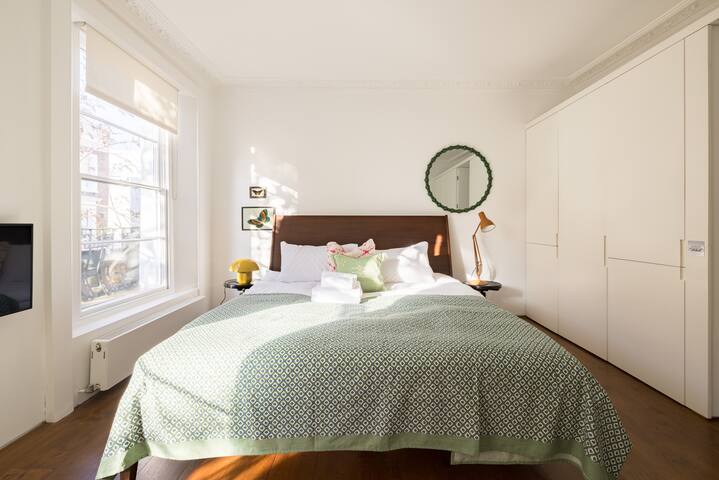 Bellevue Notting Hill 2 Bed by Holland Park gallery image 4