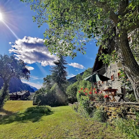 Cozy Chalet next to the Dora Baltea river