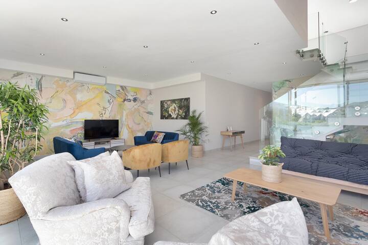 Beautiful beach house gallery image 4