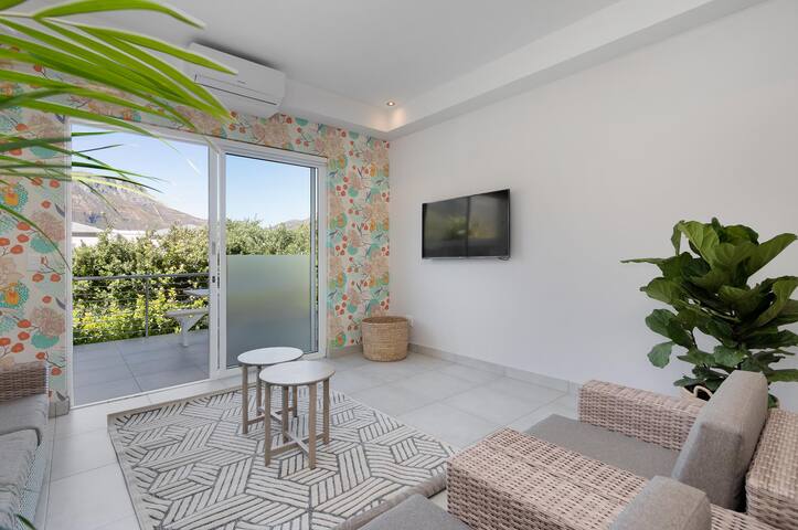 Beautiful beach house gallery image 2