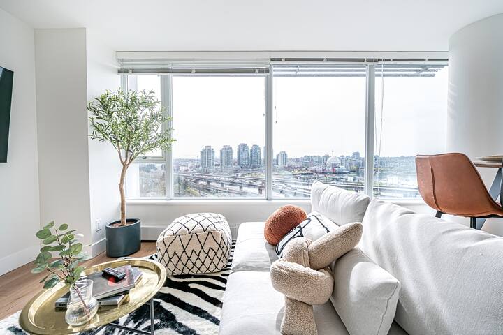 ZStunningViews!3br/2ba Renovated condo+Parking+Gym