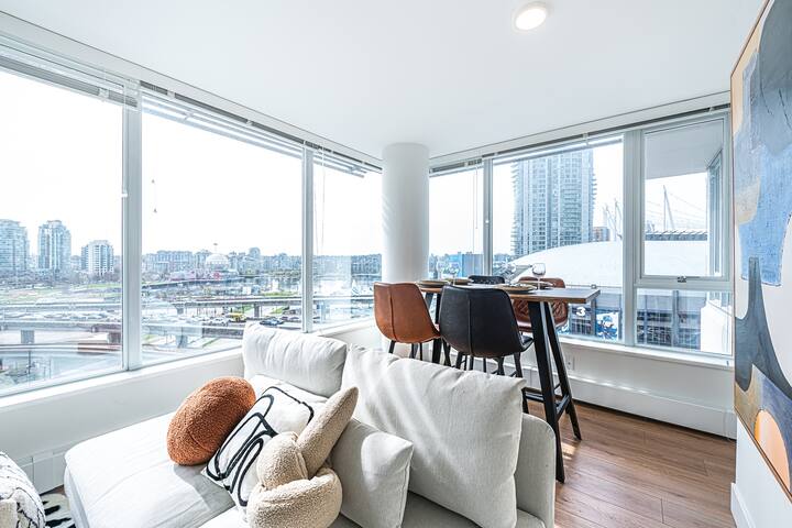 ZStunningViews!3br/2ba Renovated condo+Parking+Gym gallery image 3
