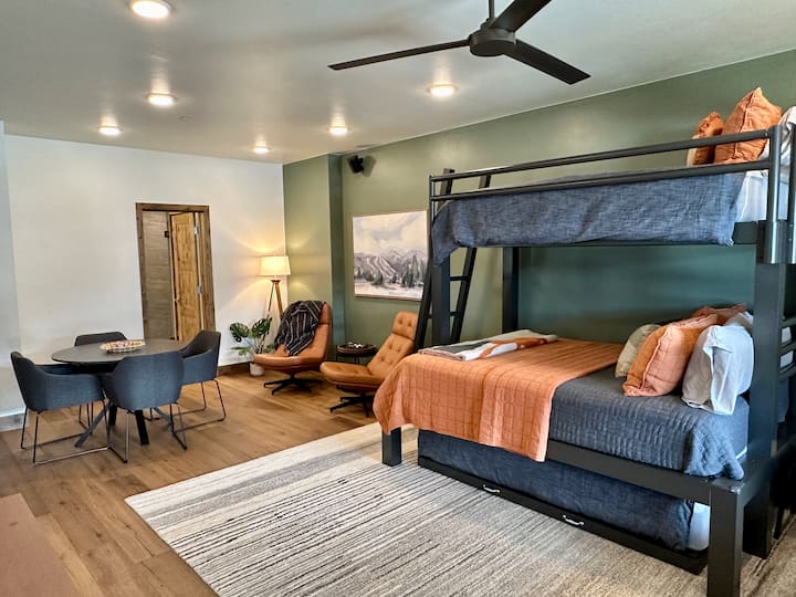 Twin over Queen Bunk Beds, with Twin Trundle Bed