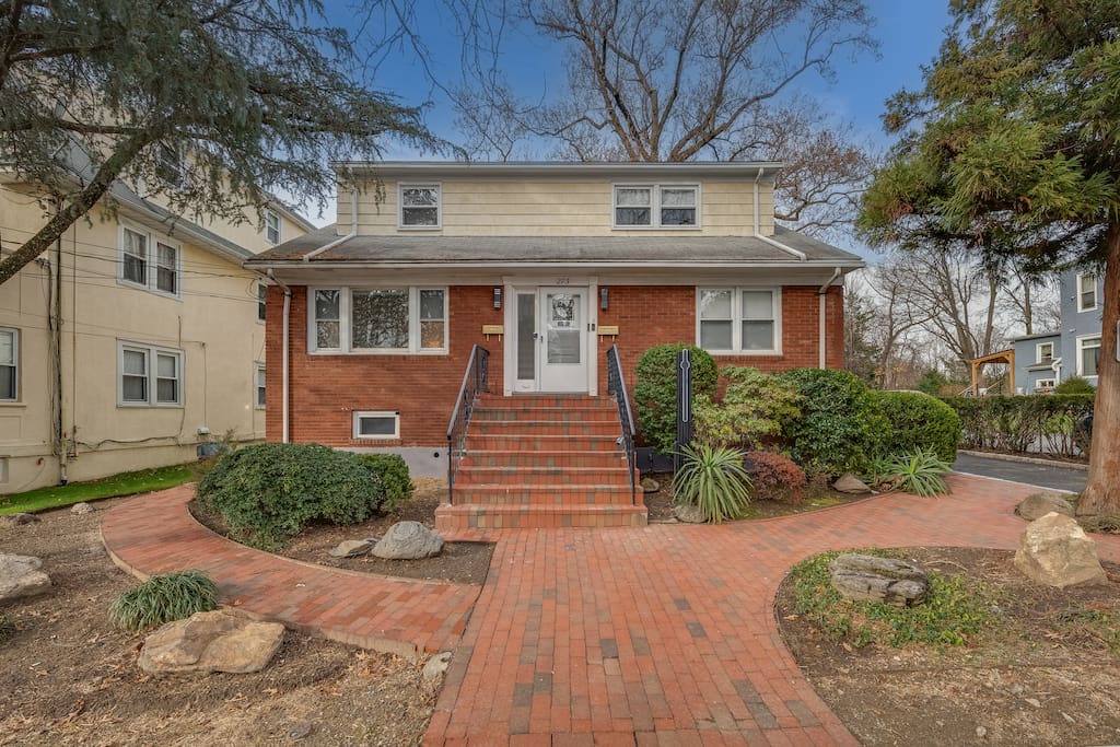 Chic, Modern & Cozy~Close to NYC Free Parking!