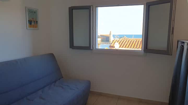 Dormitorio 3 en 3ª planta con vistas al mar, al campanario y al castillo
