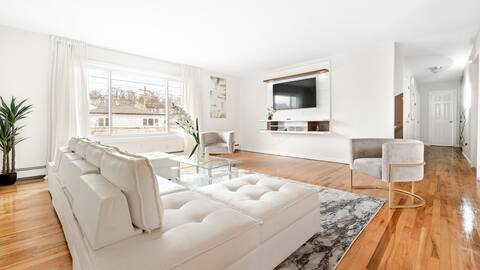 Prime Luxury NYC| Balcony+Gameroom+Free Parking!