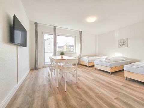 RAJ Living -  Fitter Apartment -2 Rooms- Balcony