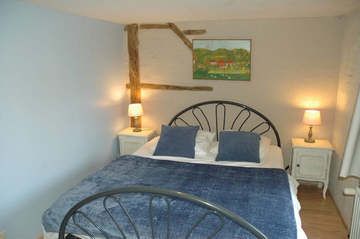 Chambre avec lit double au 1er étage