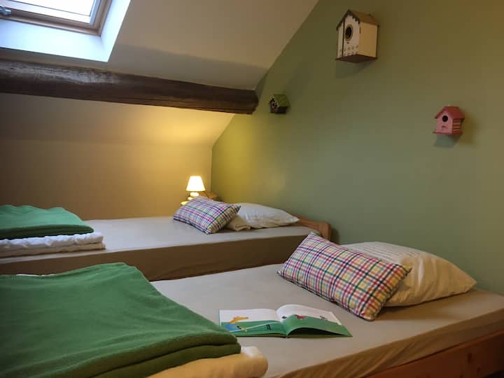 Chambre trois lits single au second étage