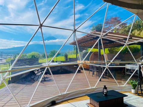 8m glamping dome with magnificent view of Mt.Fuji/Fully heated/Private Jacuzzi, Barrel Sauna/Roof BBQ