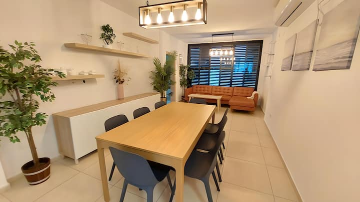 Central Ra’anana Family Apt • Mamad Safe Parking - Israel