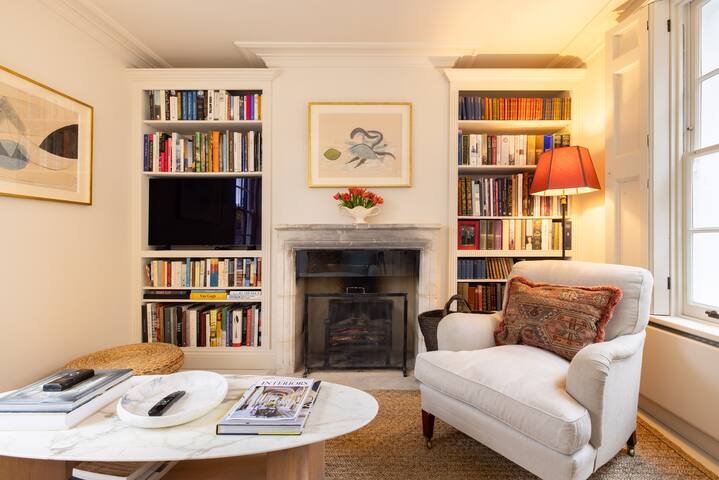 London Living – 3 Bedroom Home in Chelsea gallery image 2