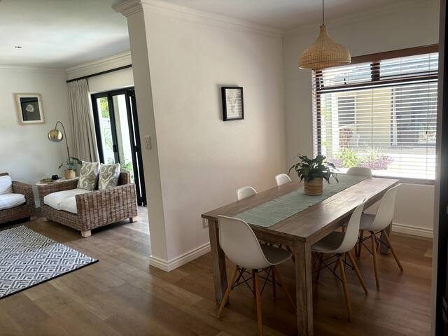 Self-catering Pool-side Guesthouse gallery image 3