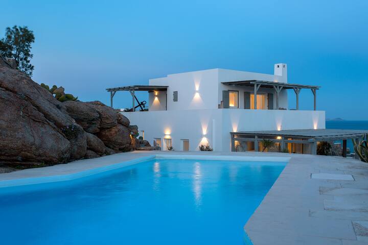 Paradise Estate Villa Carina | Pool & Ocean View gallery image 2